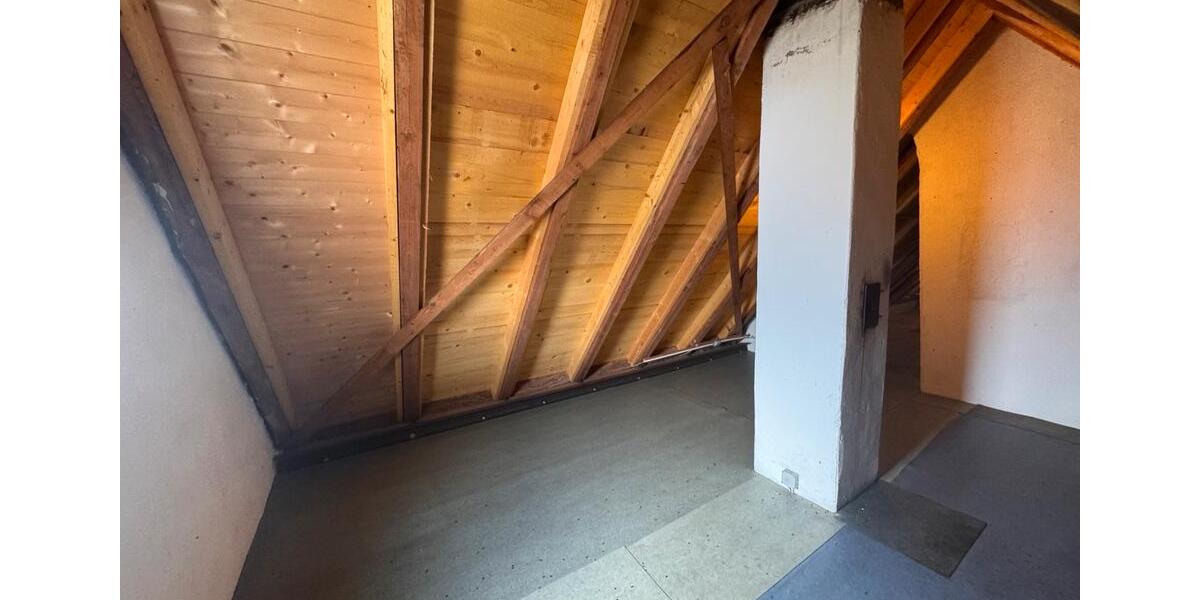 Dachgeschoßwohnung Rottenburg an der Laaber - 3 Zimmer, 103 m&sup2;, 800&euro; | Angebot:26019906