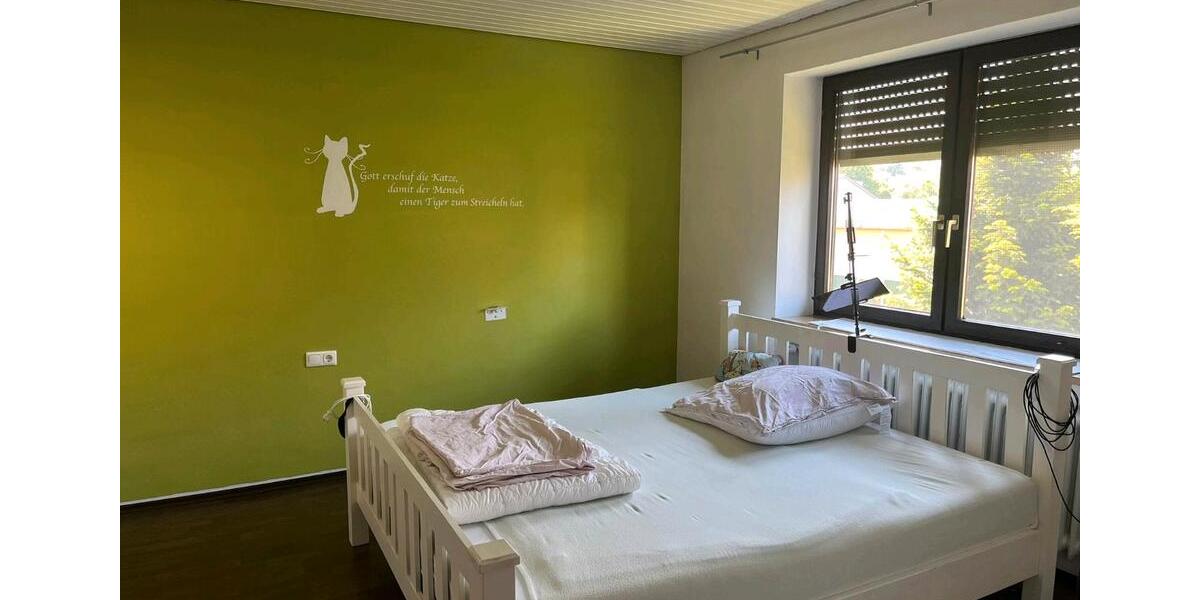 Etagenwohnung Niederaichbach - 4 Zimmer, 140 m&sup2;, 1.300&euro; | Angebot:26630185