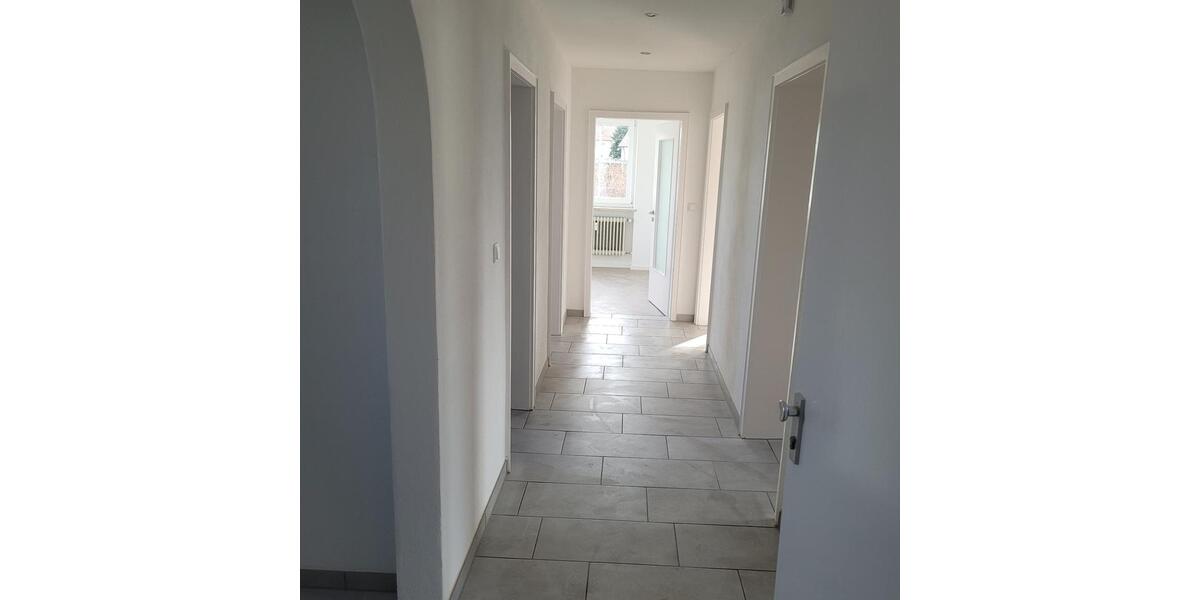 Etagenwohnung Vilsbiburg - 3.5 Zimmer, 93 m&sup2;, 960&euro; | Angebot:25307810