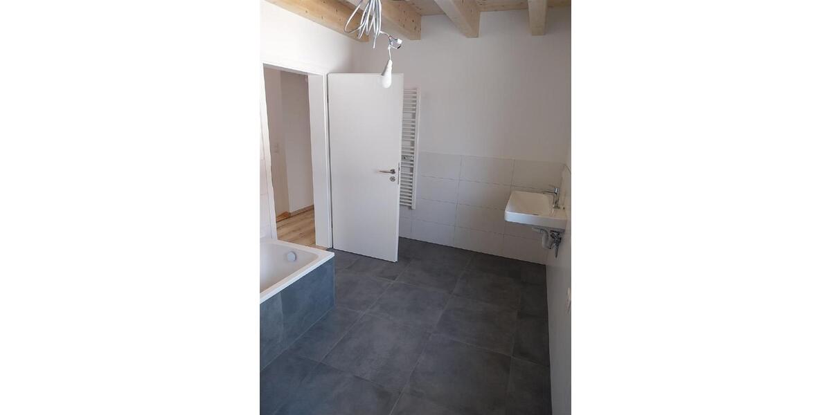 Doppelhaushälfte Geisenhausen - 6 Zimmer, 126 m&sup2;, 1.760&euro; | Angebot:25756178