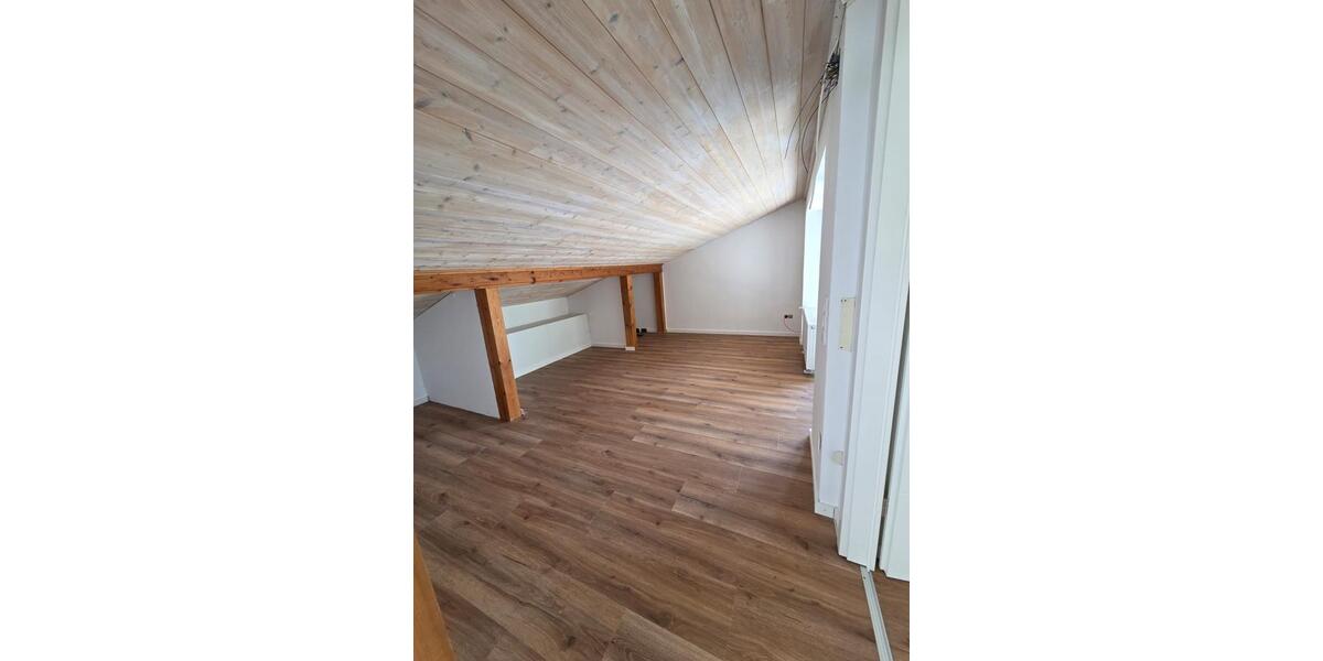 Terrassenwohnung Ergoldsbach Langenhettenbach - 5 Zimmer, 124 m&sup2;, 1.190&euro; | Angebot:27631050