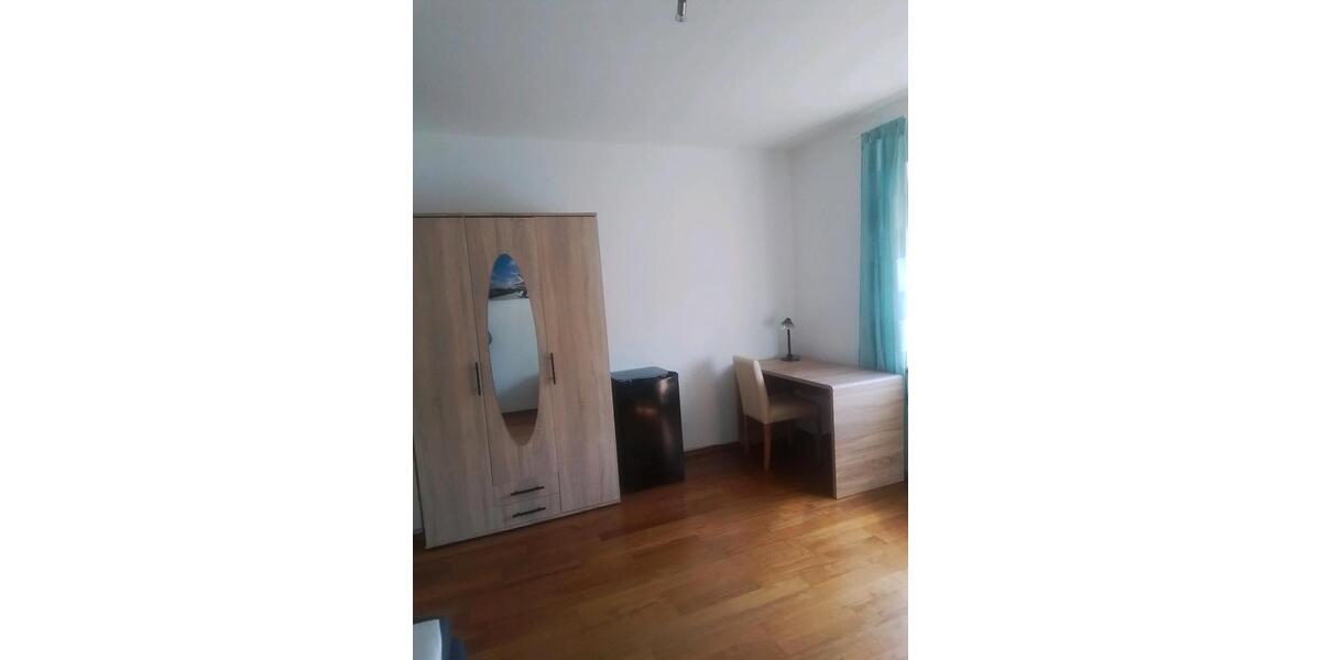 Etagenwohnung Langenpreising - 1 Zimmer, 16 m&sup2;, 600&euro; | Angebot:25870736