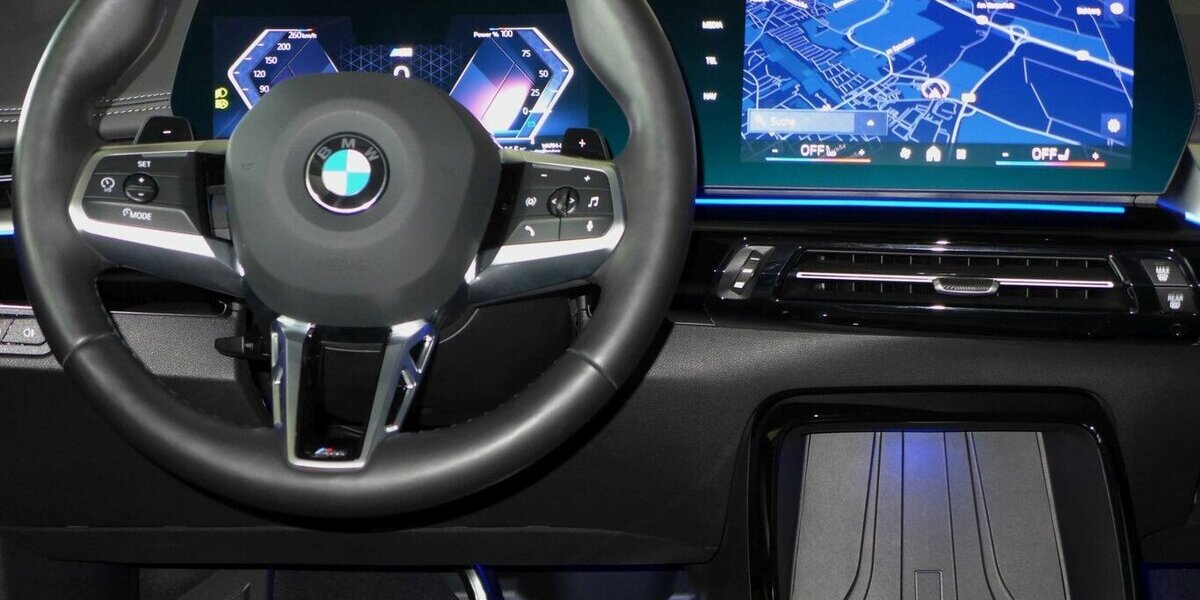 BMW 218 Active Tourer d MSport 360°AHK,HUD NP:56.540 20.798 km 32.590 &euro; Landshut 84030