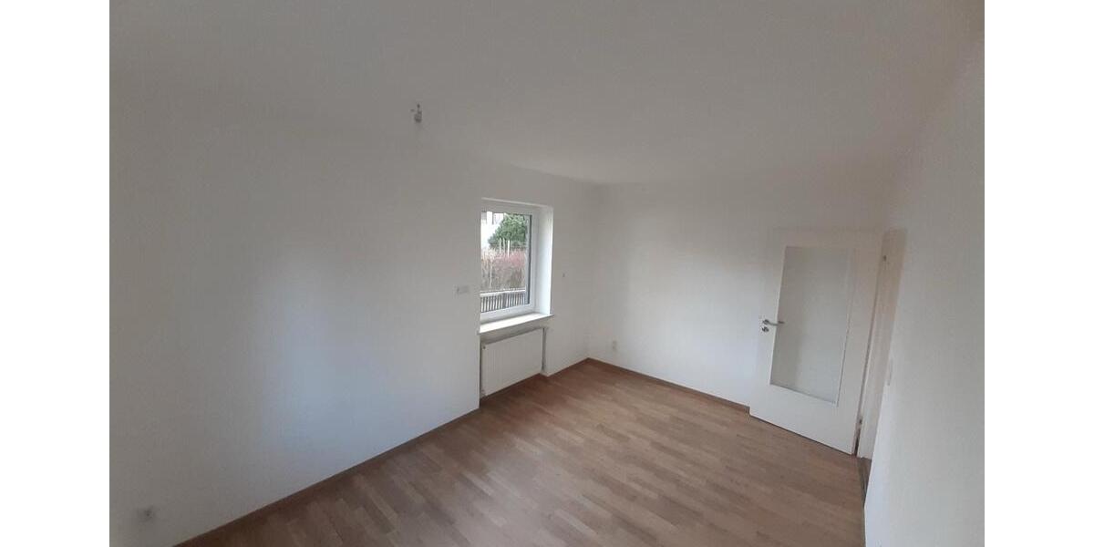 Erdgeschoßwohnung Rottenburg an der Laaber - 5 Zimmer, 110 m&sup2;, 1.050&euro; | Angebot:26515767