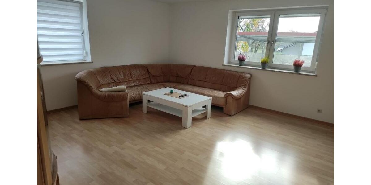 Erdgeschoßwohnung Marklkofen - 3 Zimmer, 80 m&sup2;, 670&euro; | Angebot:25404607