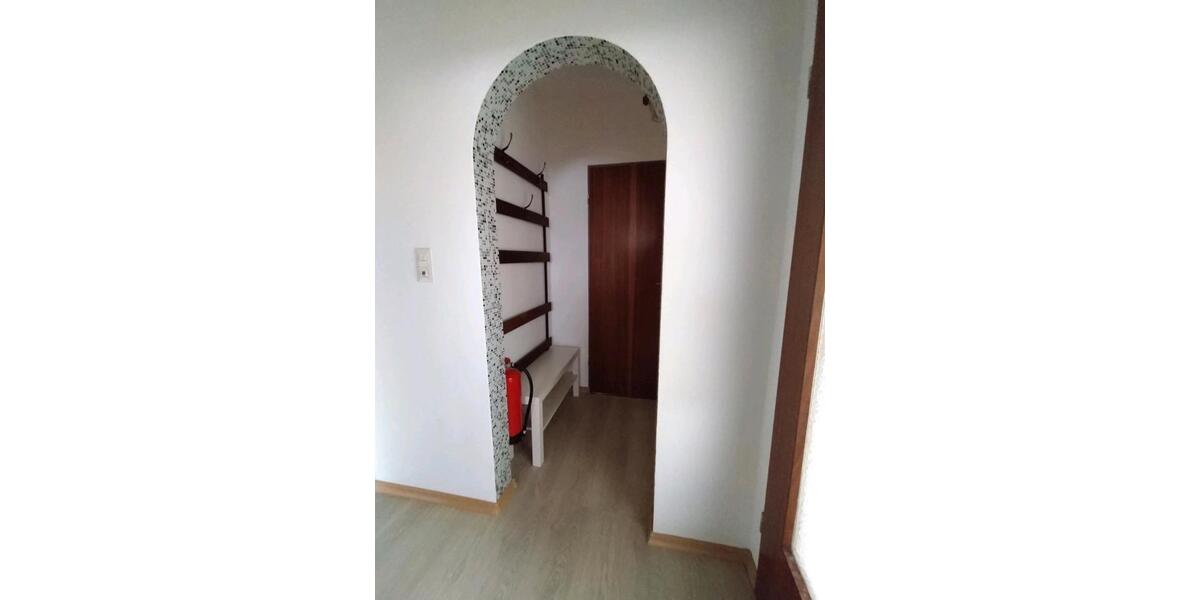 Etagenwohnung Mengkofen - 3 Zimmer, 120 m&sup2;, 28&euro; | Angebot:23902377