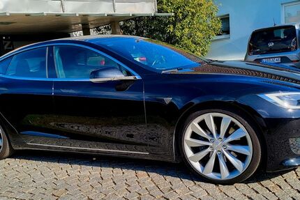 Tesla Model S 98.700 km 26.800 &euro; Velden LK Landshut 84149