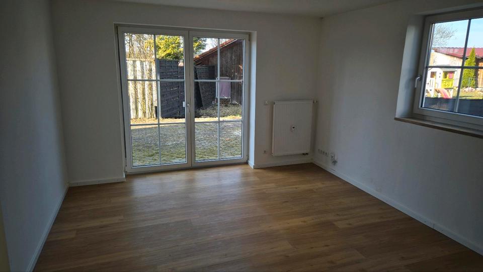 Erdgeschoßwohnung Kirchberg - 4 Zimmer, 95 m&sup2;, 1.050&euro; | Angebot:25350144