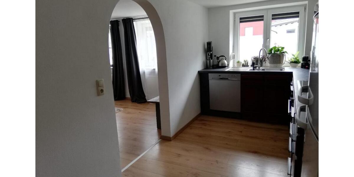 Erdgeschoßwohnung Neufahrn in Niederbayern - 2.5 Zimmer, 90 m&sup2;, 720&euro; | Angebot:26537148