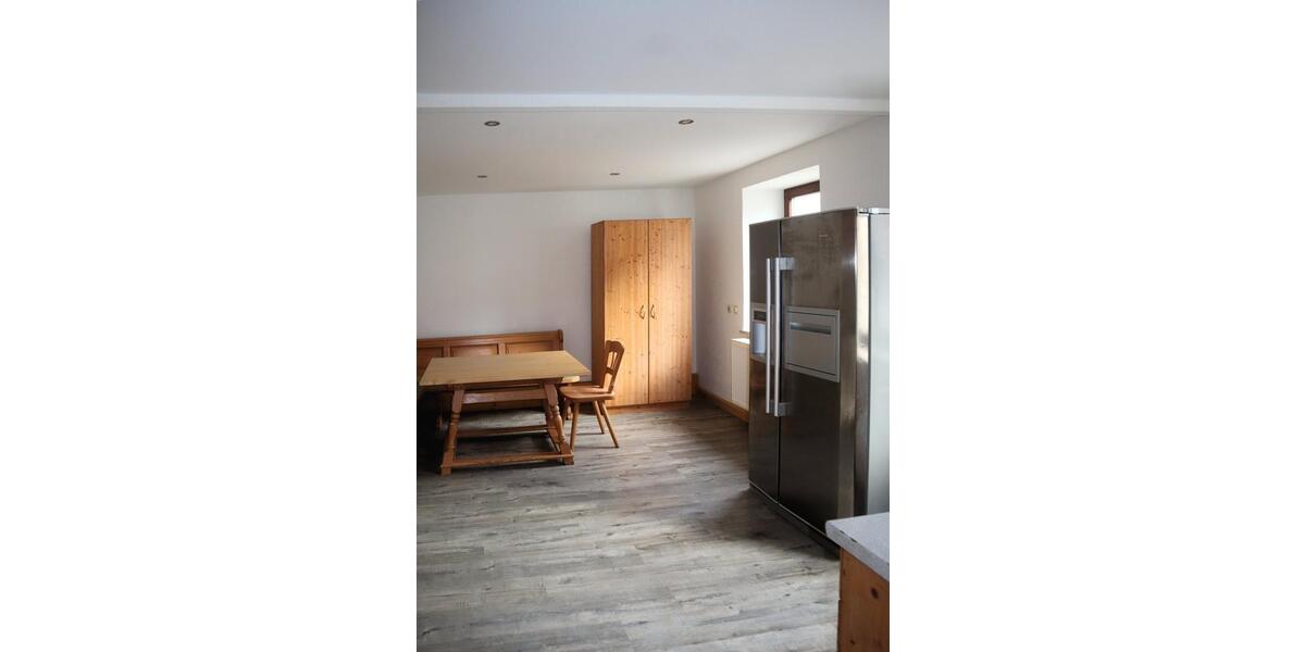 Einfamilienhaus Velden - 7 Zimmer, 140 m&sup2;, 1.300&euro; | Angebot:23660225