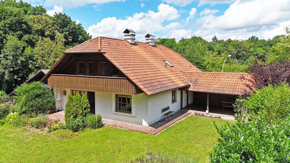 Einfamilienhaus Landshut Achdorf - 8 Zimmer, 200 m&sup2;, 995.000&euro; | Angebot:25695131