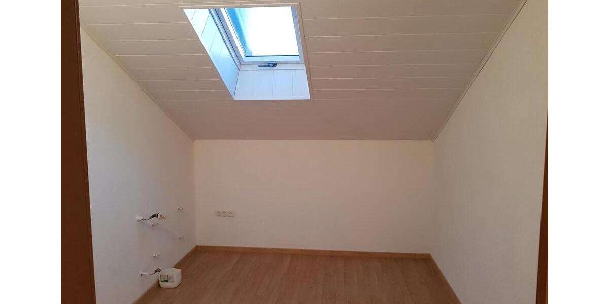 Dachgeschoßwohnung Vilsbiburg - 3 Zimmer, 81 m&sup2;, 700&euro; | Angebot:27623687