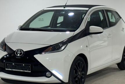Toyota Aygo (X) 34.000 km 10.390 &euro; Essenbach 84051