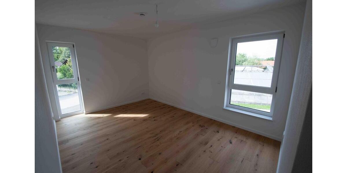 Etagenwohnung Bockhorn - 4 Zimmer, 102 m&sup2;, 1.950&euro; | Angebot:26398526