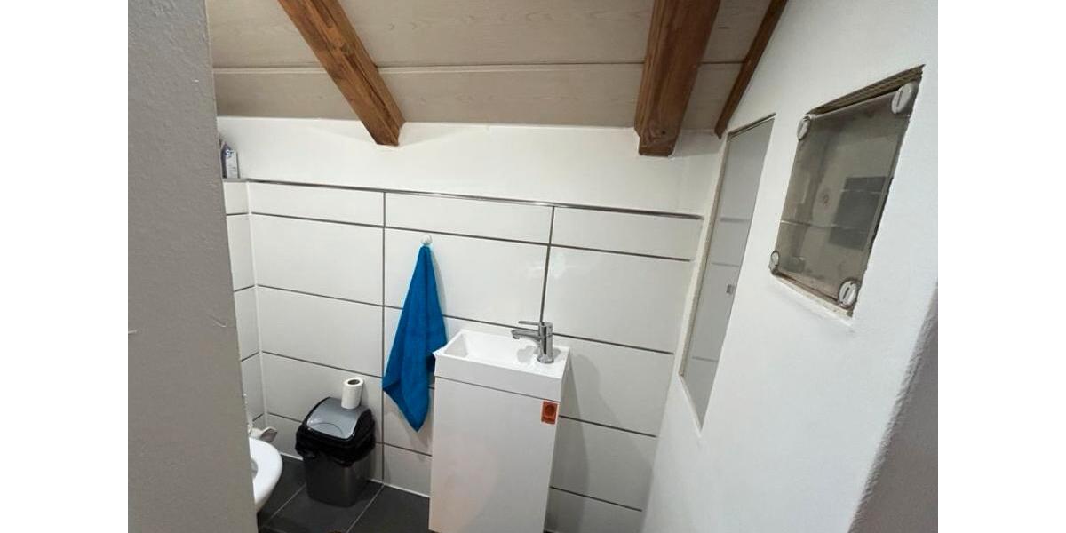 Dachgeschoßwohnung Aham - 2 Zimmer, 66 m&sup2;, 600&euro; | Angebot:26619012