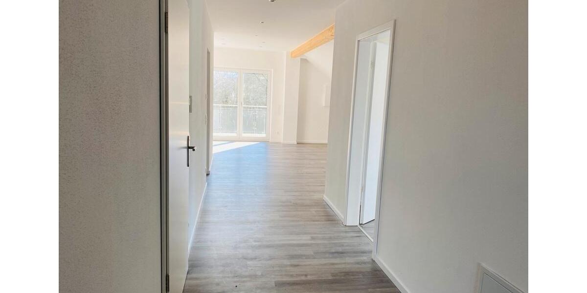 Dachgeschoßwohnung Rottenburg an der Laaber - 3.5 Zimmer, 110 m&sup2;, 1.190&euro; | Angebot:25934630