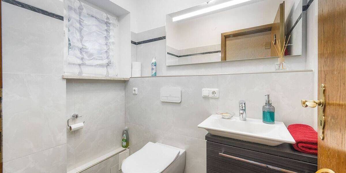 Einfamilienhaus Bruckberg - 8 Zimmer, 250 m&sup2;, 850.000&euro; | Angebot:25800218