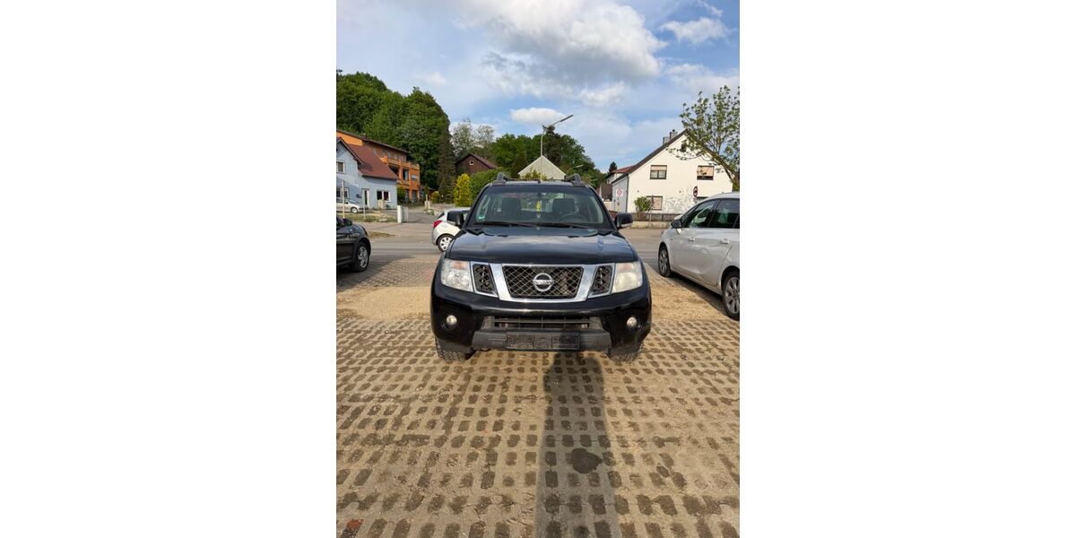 Nissan Navara 224.000 km 7.950 &euro; Ergoldsbach 84061