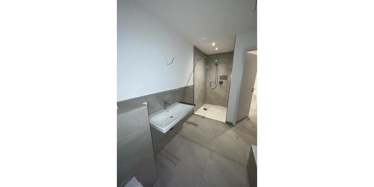 Etagenwohnung Kumhausen - 4 Zimmer, 104 m&sup2;, 1.300&euro; | Angebot:26604798
