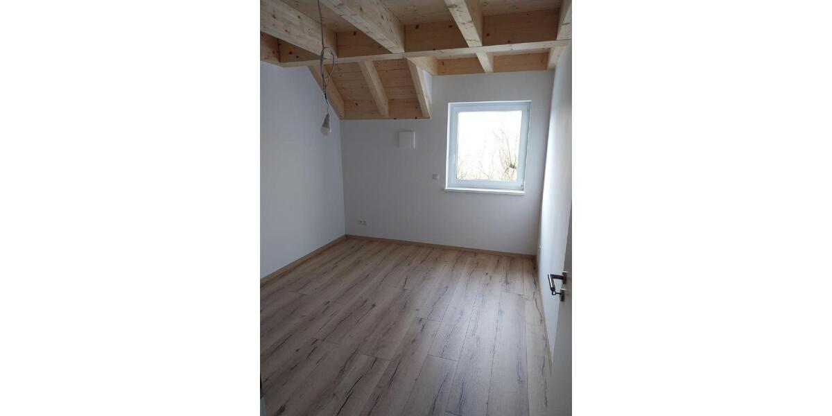 Doppelhaushälfte Geisenhausen - 6 Zimmer, 126 m&sup2;, 1.760&euro; | Angebot:25756178