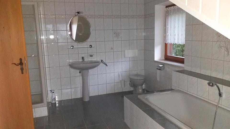 Dachgeschoßwohnung Mallersdorf-Pfaffenberg Pfaffenberg - 4 Zimmer, 94 m&sup2;, 700&euro; | Angebot:27576998