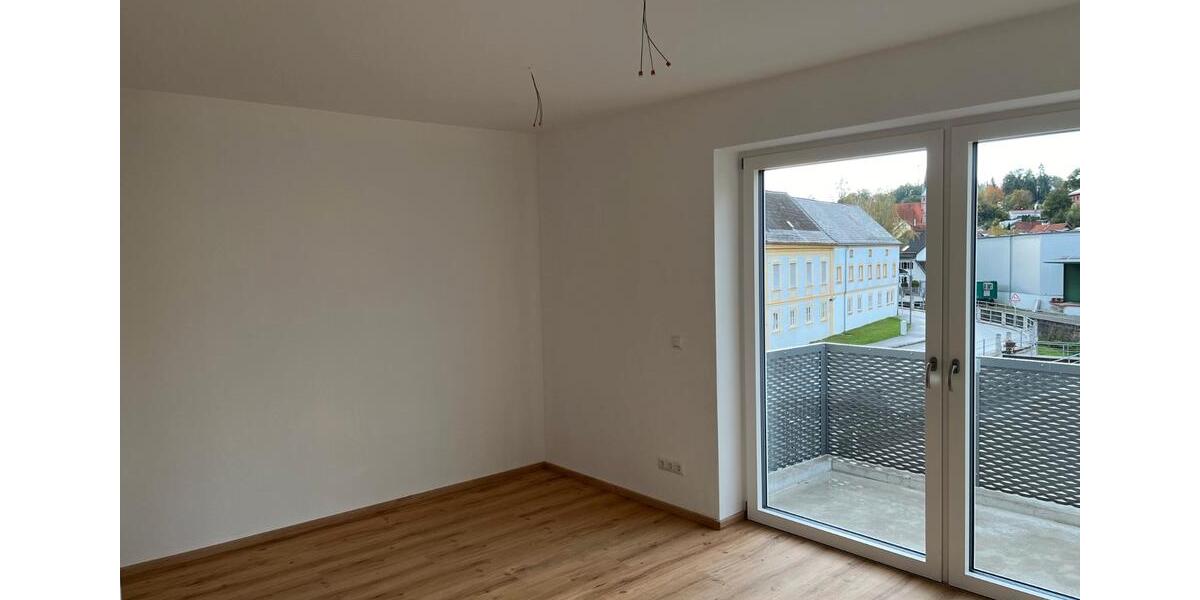 Etagenwohnung Kumhausen - 3 Zimmer, 76 m&sup2;, 1.260&euro; | Angebot:26534486