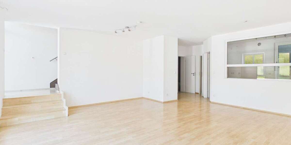 Einfamilienhaus Landshut - 5.5 Zimmer, 136 m&sup2;, 1.700&euro; | Angebot:26977372