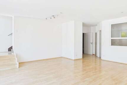 Haus Landshut - 5.5 Zimmer, 136 m&sup2;, 1.700&euro; | Angebot:26977372