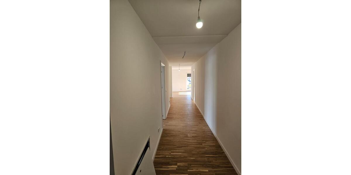 Etagenwohnung Rottenburg an der Laaber - 4 Zimmer, 116 m&sup2;, 1.330&euro; | Angebot:24774584