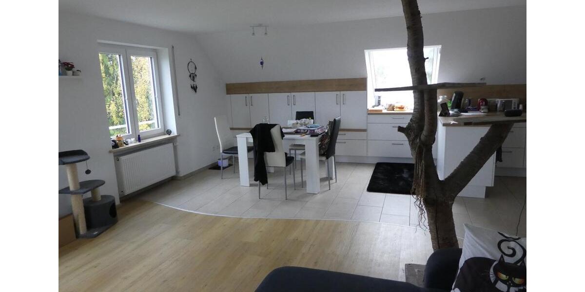 Dachgeschoßwohnung Bruckberg - 3 Zimmer, 72 m&sup2;, 700&euro; | Angebot:27577477