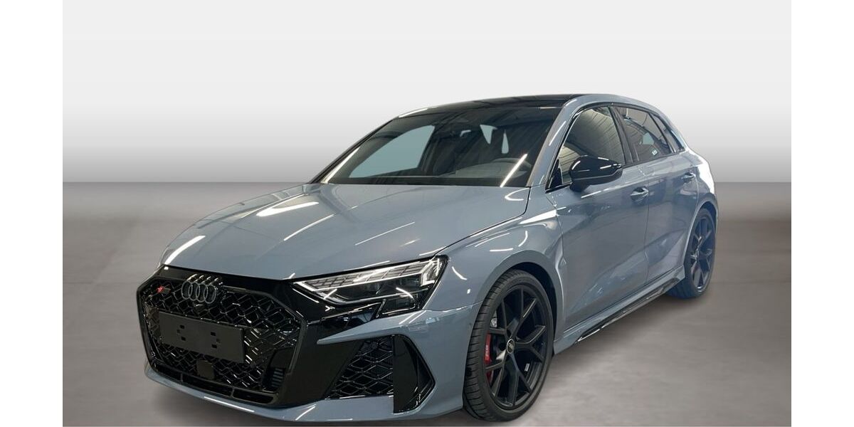 Audi RS3 2.500 km 65.990 &euro; Landshut 84030