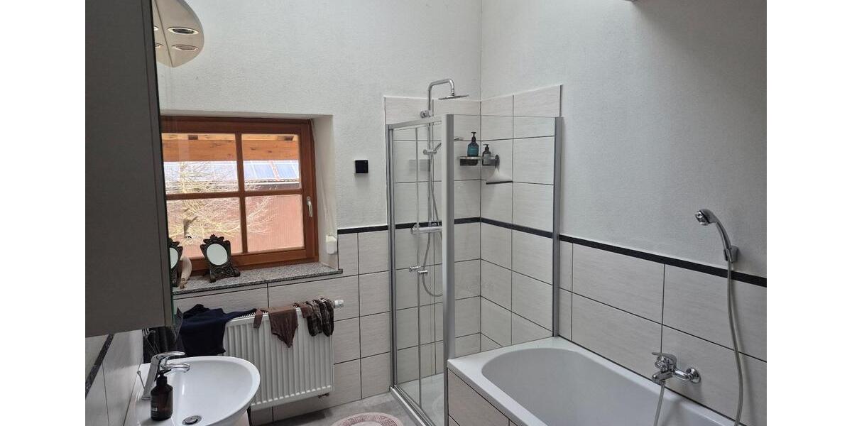 Etagenwohnung Mengkofen - 4.5 Zimmer, 93 m&sup2;, 650&euro; | Angebot:25839226