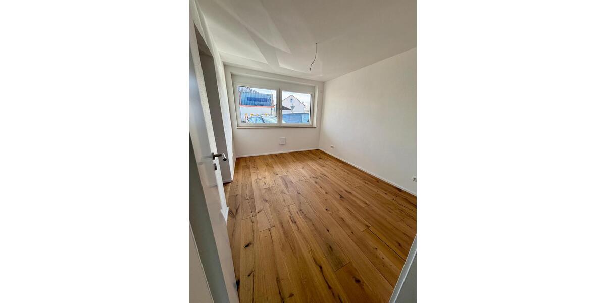 Etagenwohnung Vilsbiburg - 3.5 Zimmer, 104 m&sup2;, 1.120&euro; | Angebot:26000062
