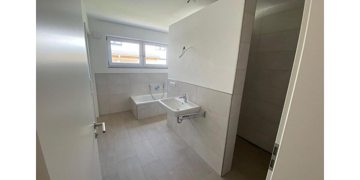 Einfamilienhaus Adlkofen - 4.5 Zimmer, 165 m&sup2;, 1.890&euro; | Angebot:26635818
