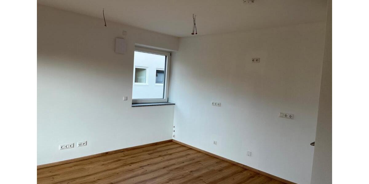 Etagenwohnung Kumhausen - 3 Zimmer, 76 m&sup2;, 1.260&euro; | Angebot:26534486