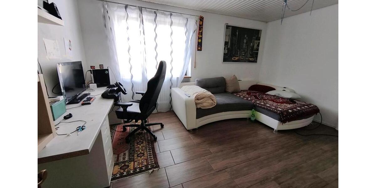 Etagenwohnung Niederaichbach - 4 Zimmer, 140 m&sup2;, 1.300&euro; | Angebot:26630185