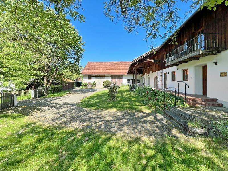 Einfamilienhaus Vilsheim - 8 Zimmer, 460 m&sup2;, 1.530.000&euro; | Angebot:22611823