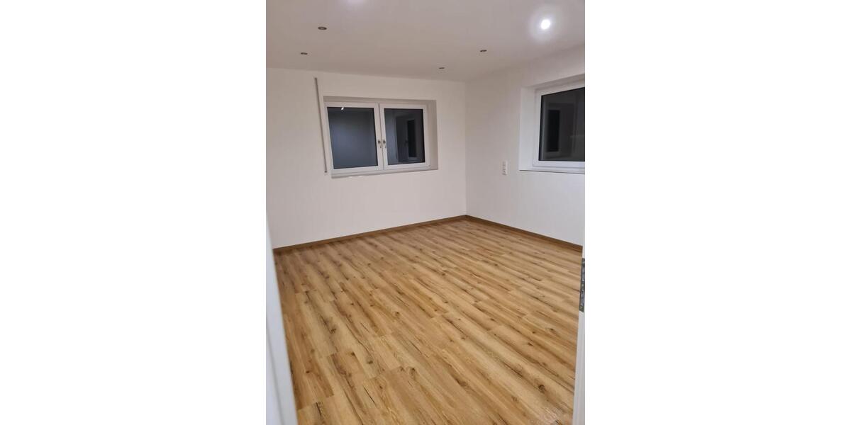 Etagenwohnung Mengkofen - 3 Zimmer, 89 m&sup2;, 860&euro; | Angebot:26614963