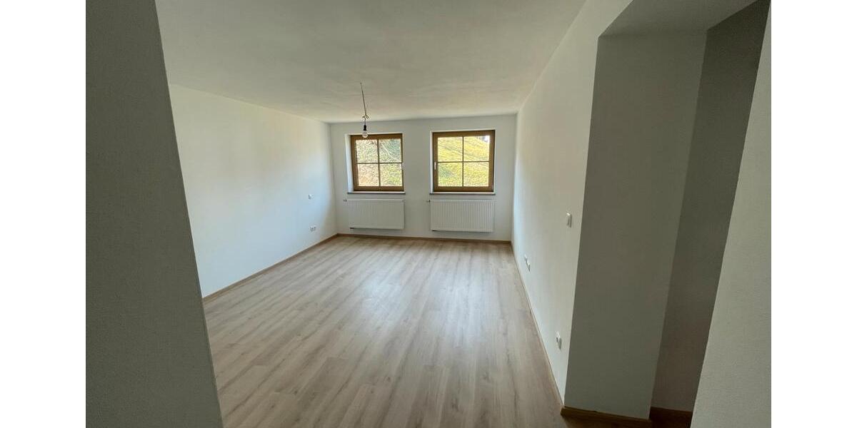 Erdgeschoßwohnung Essenbach - 3 Zimmer, 75 m&sup2;, 780&euro; | Angebot:25881498