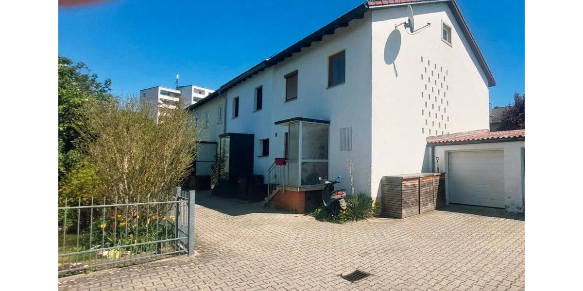 Reihenhaus Landshut - 6 Zimmer, 120 m&sup2;, 550.000&euro; | Angebot:26492502