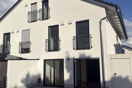 Haus Berglern - 5 Zimmer, 161 m&sup2;, 2.500&euro; | Angebot:26949380