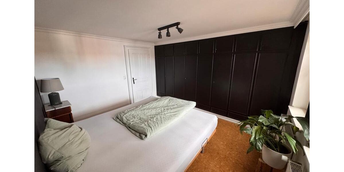 Etagenwohnung Dingolfing - 4 Zimmer, 130 m&sup2;, 1.600&euro; | Angebot:25323923