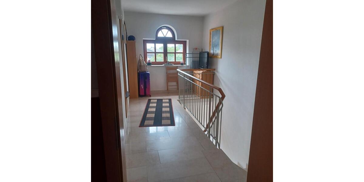 Dachgeschoßwohnung Essenbach - 2.5 Zimmer, 70 m&sup2;, 315.000&euro; | Angebot:27110516