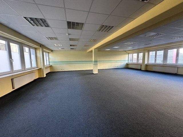 Gewerbeobjekt Landshut Industriegebiet - 1 Zimmer, 158 m&sup2;, 1.600&euro; | Angebot:25687236