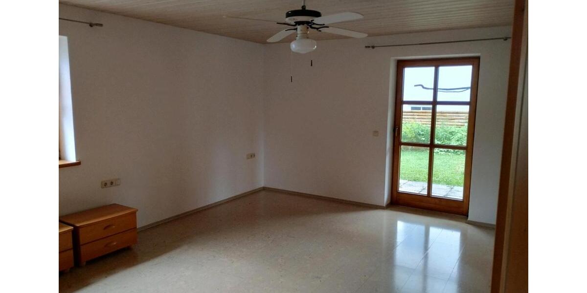 Erdgeschoßwohnung Loiching - 6 Zimmer, 115 m&sup2;, 1.250&euro; | Angebot:24697412