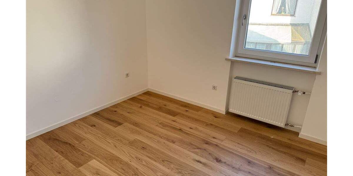 Doppelhaushälfte Landshut Achdorf - 6 Zimmer, 137 m&sup2;, 1.830&euro; | Angebot:25727535