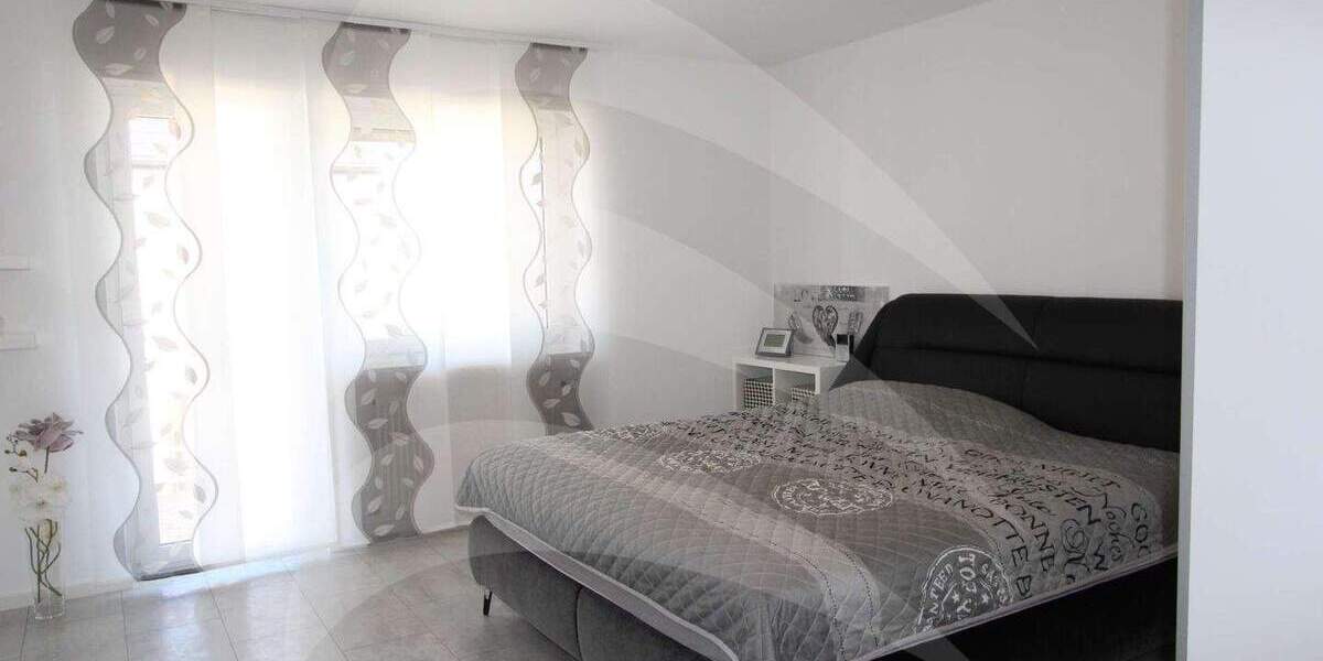 Etagenwohnung Altdorf Pfettrach - 5 Zimmer, 200 m&sup2;, 539.800&euro; | Angebot:25730938