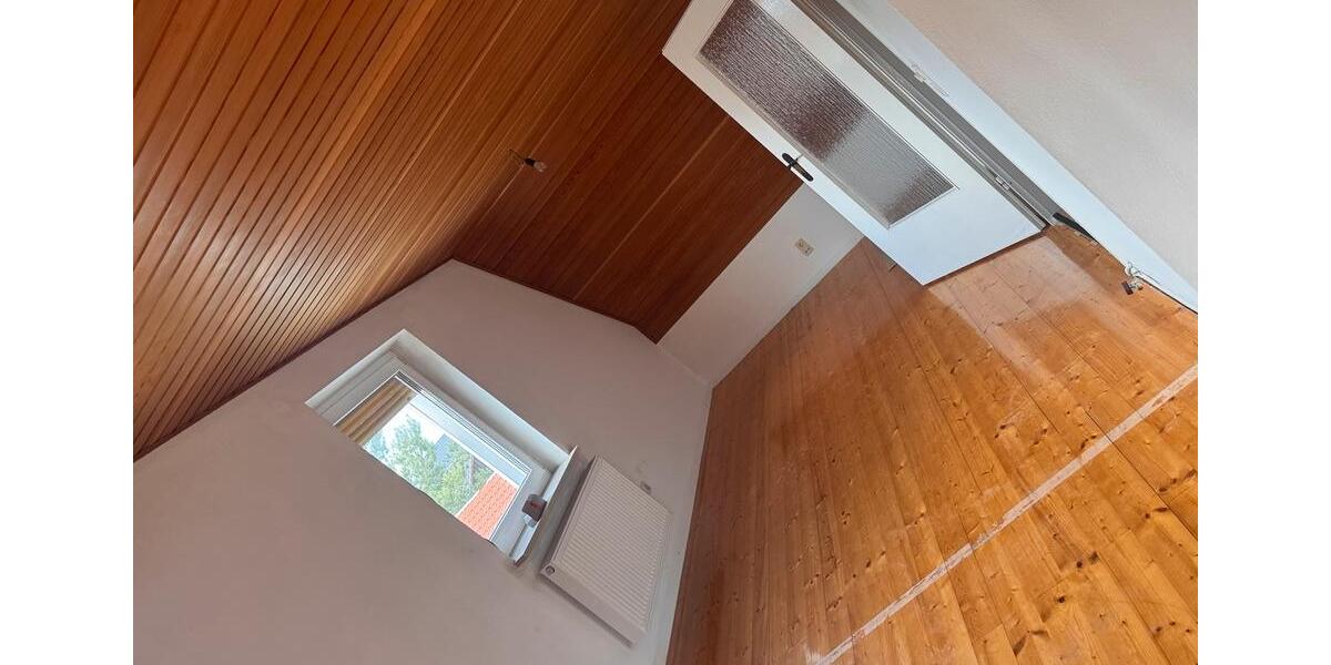 Dachgeschoßwohnung Rottenburg an der Laaber - 3 Zimmer, 103 m&sup2;, 800&euro; | Angebot:26019906