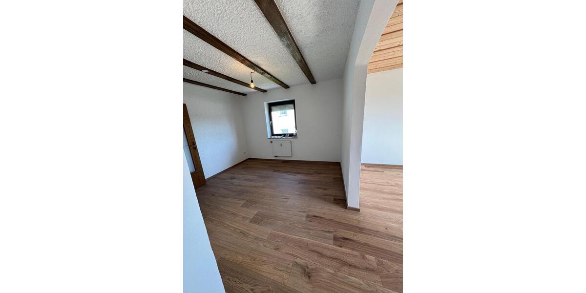 Etagenwohnung Mallersdorf-Pfaffenberg Pfaffenberg - 2.5 Zimmer, 78 m&sup2;, 830&euro; | Angebot:25934660