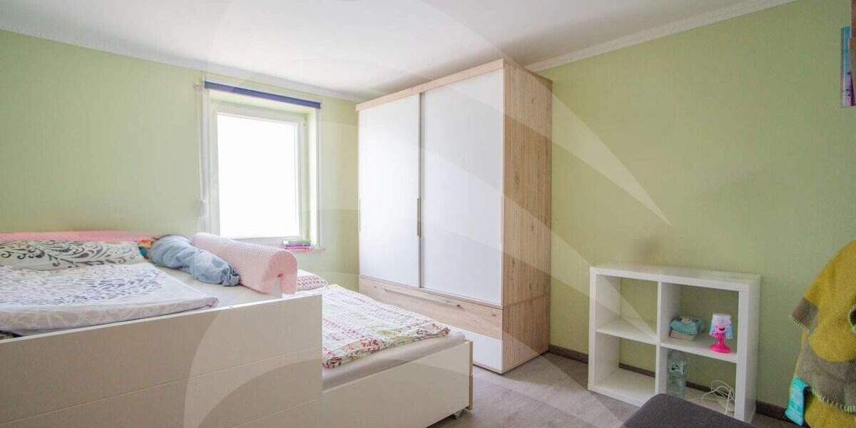 Doppelhaushälfte Landshut Industriegebiet - 7 Zimmer, 168 m&sup2;, 699.800&euro; | Angebot:25668416